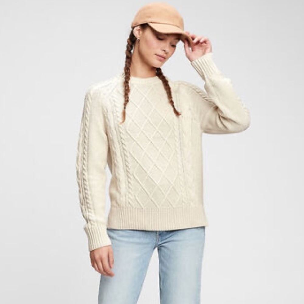 NWT GAP Cable Knit Sweater